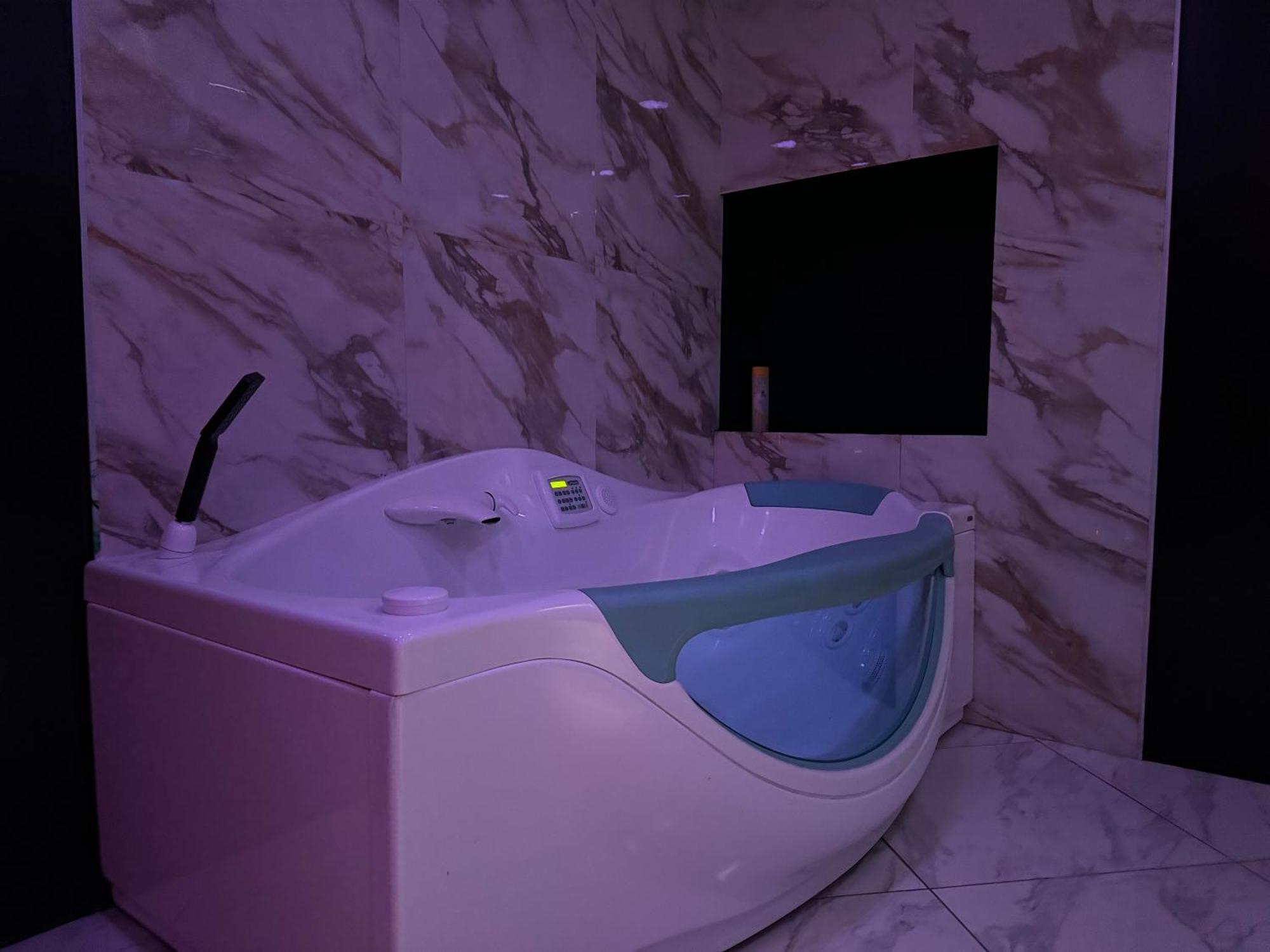 Maison Appartement Triplex Avec Jacuzzi Et Sauna Saint-Etienne  Esterno foto