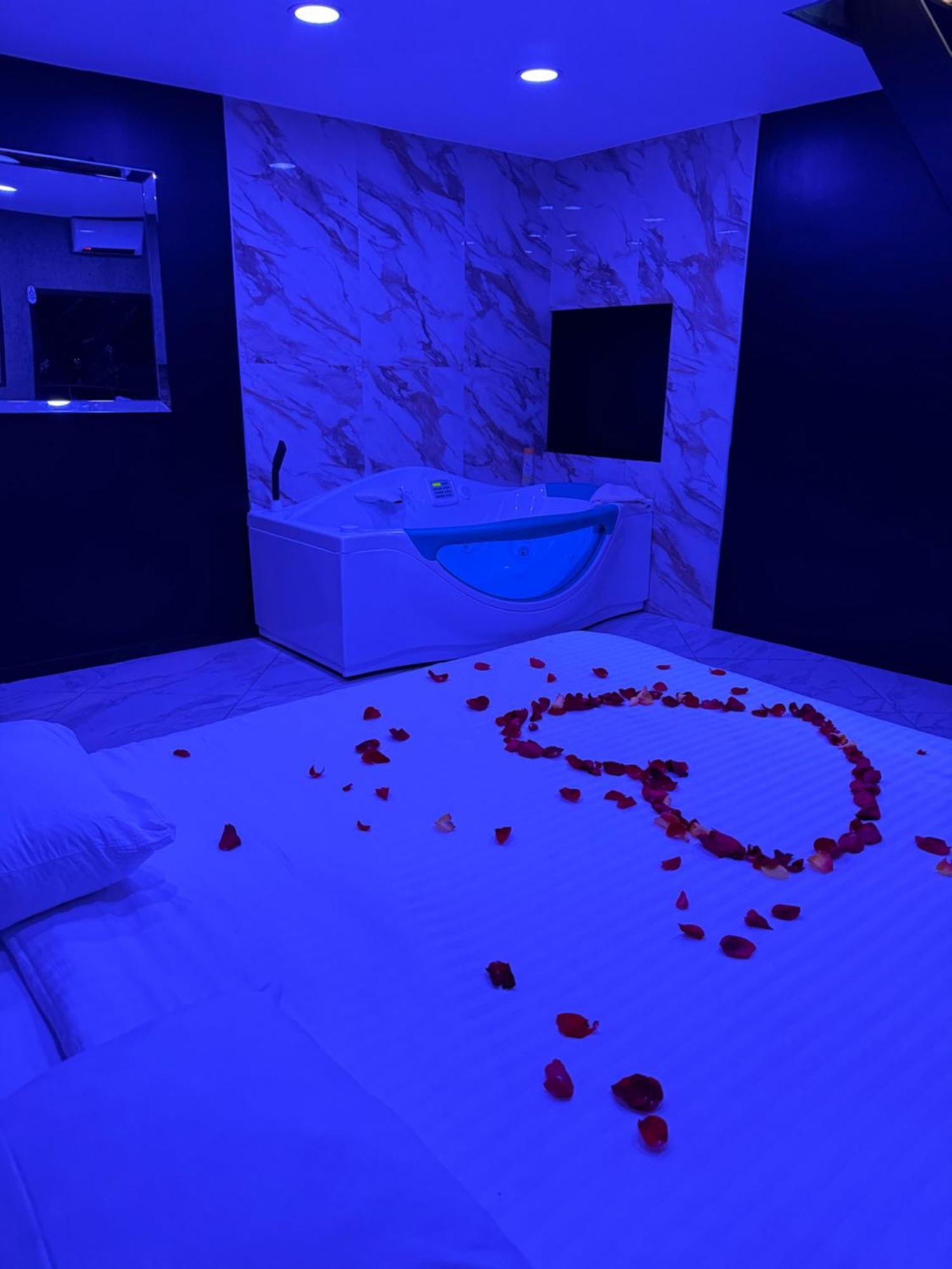 Maison Appartement Triplex Avec Jacuzzi Et Sauna Saint-Etienne  Esterno foto