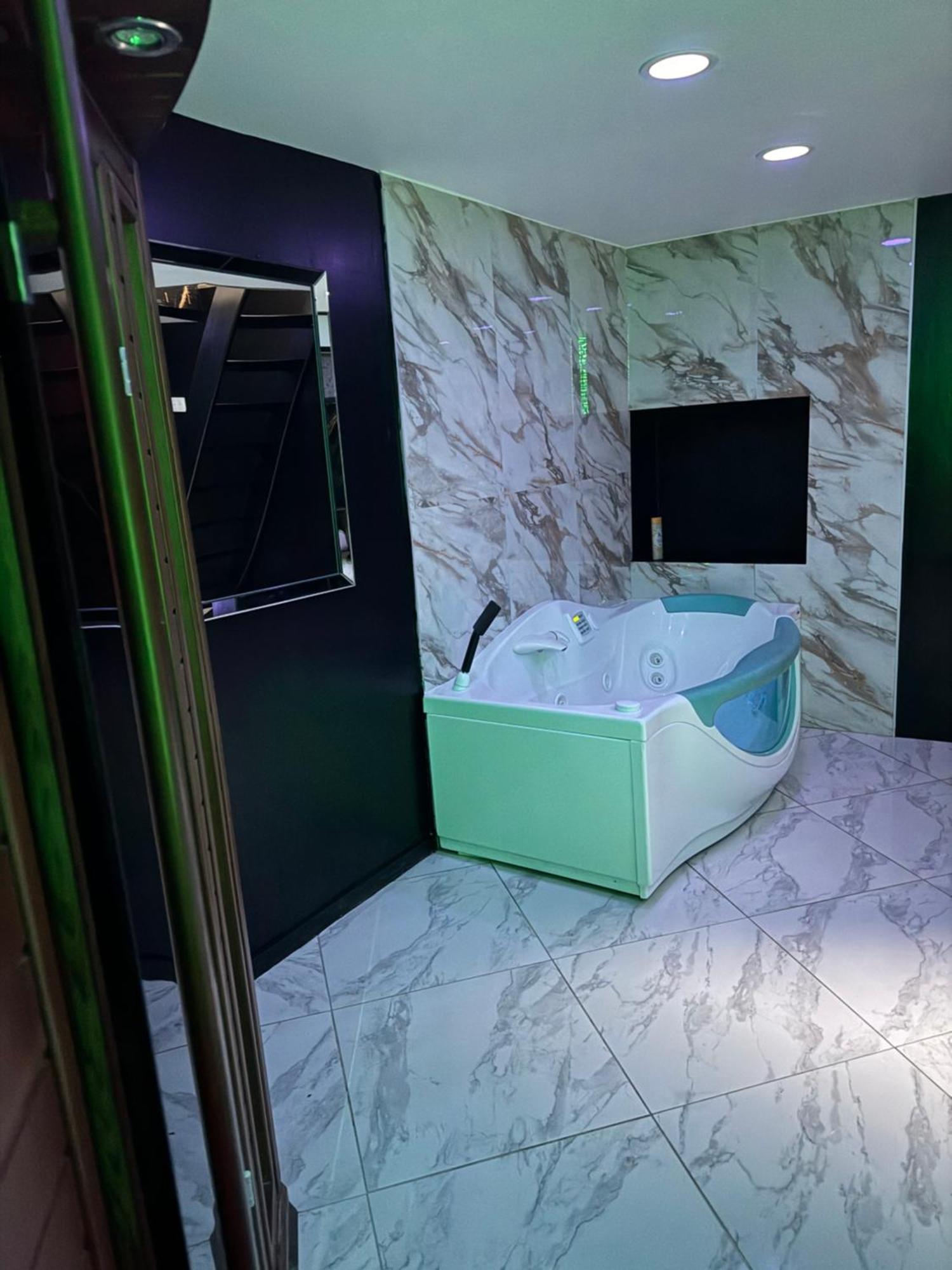 Maison Appartement Triplex Avec Jacuzzi Et Sauna Saint-Etienne  Esterno foto